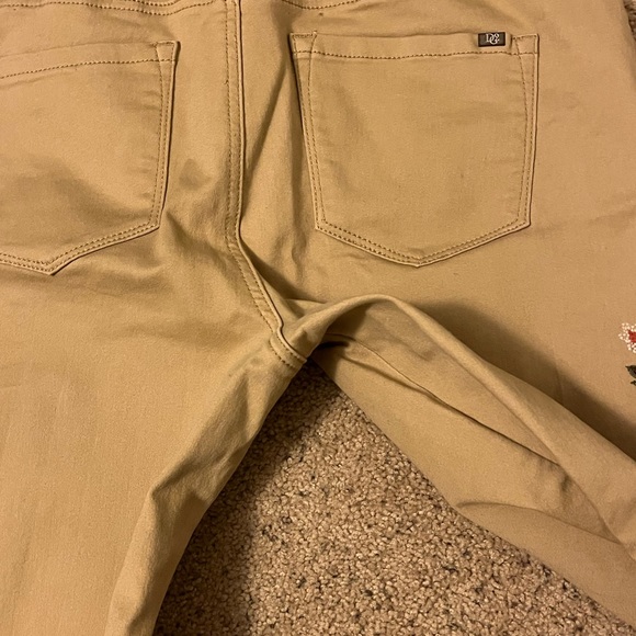 DG2 DIANE GILMAN Jeans Embroidered Embellished NWOT!! Size 12 - Picture 6 of 16